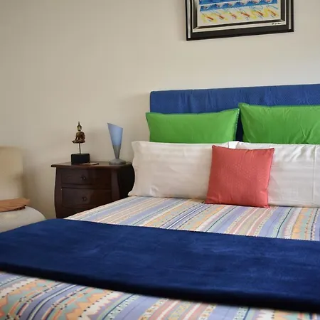 1 Bedroom With Balcony View Apartment